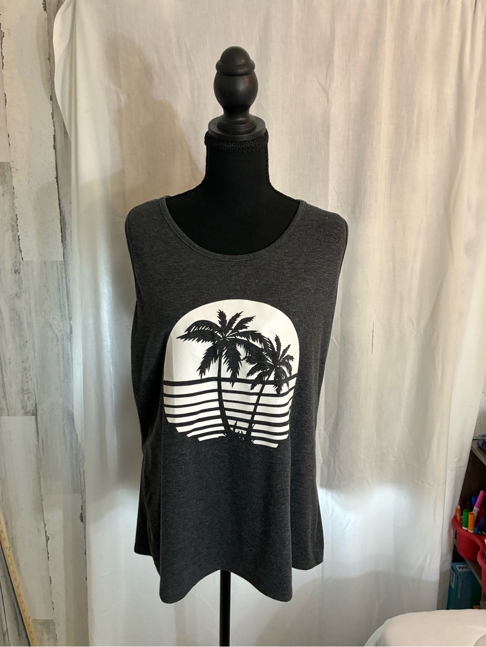 Women’s Charcoal Palm Graphic Tank Top
